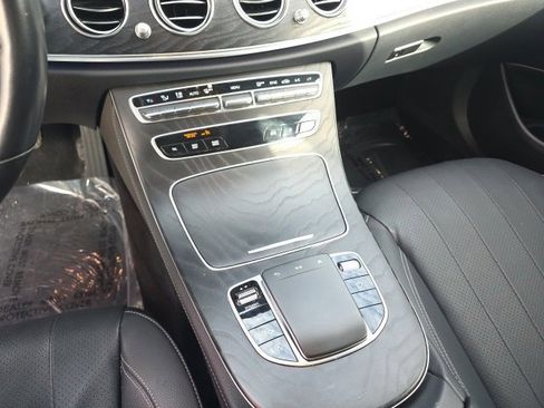 Used 2022 Mercedes-Benz E 350 Sedan image 17