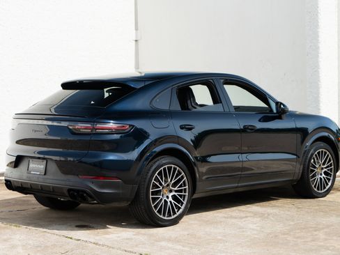 Used 2023 Porsche Cayenne Platinum Edition AWD/4WD image 9
