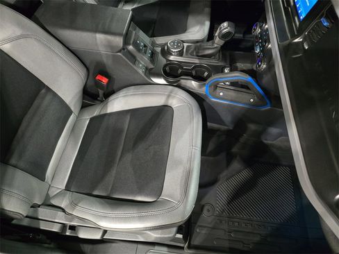 Used 2023 Ford Bronco Black Diamond w/ Sasquatch Package image 10