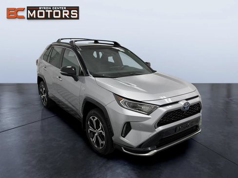 Used 2021 Toyota RAV4 XSE w/ Premium Package AWD/4WD image 7