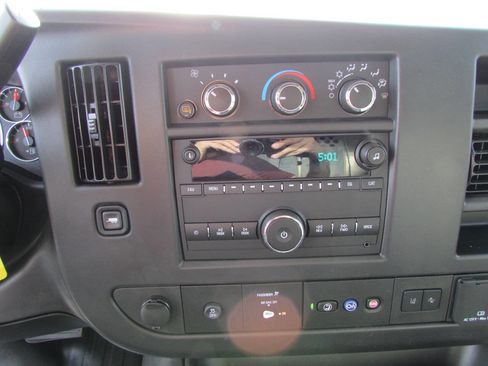 Used 2025 Chevrolet Express 2500 Extended w/ Communications Package image 19