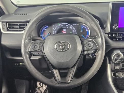 Used 2025 Toyota RAV4 XLE AWD/4WD image 21