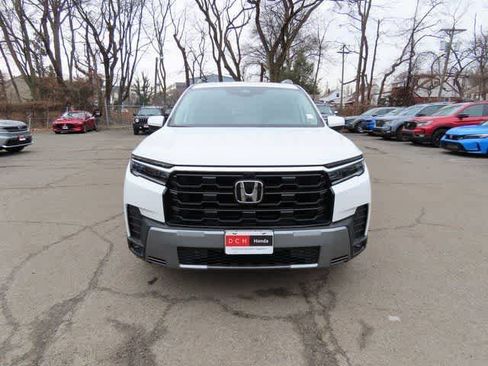 New 2026 Honda Pilot Touring image 6