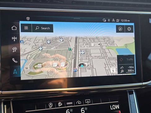 Used 2024 Audi Q8 Premium Plus w/ Premium Plus Package image 31