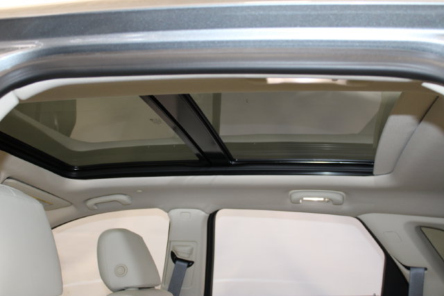 Certified 2024 Cadillac XT5 Premium Luxury AWD/4WD image 10