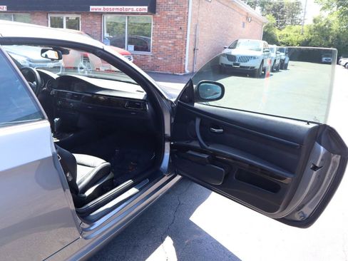 Used 2010 BMW 335i Convertible RWD image 11