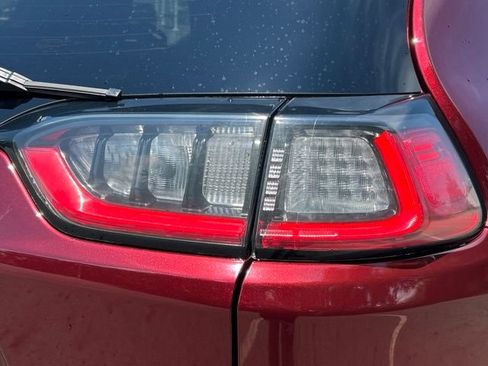Used 2019 Jeep Cherokee High Altitude AWD/4WD image 13