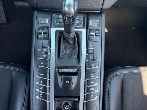Used 2018 Porsche Macan GTS AWD/4WD image 14