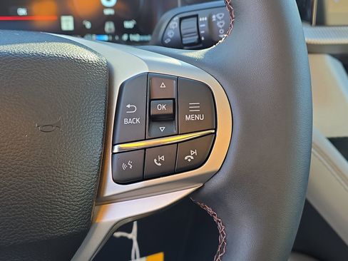 New 2026 Ford Explorer Active w/ Active Comfort Package image 17