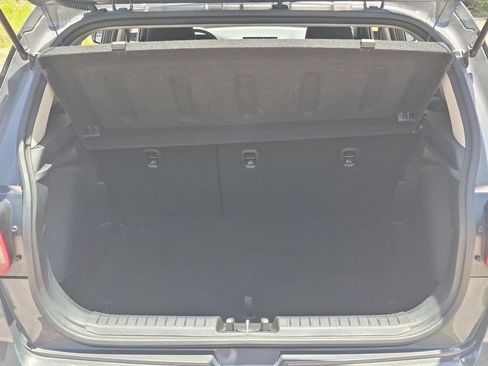 Used 2025 Hyundai Venue SEL FWD image 28