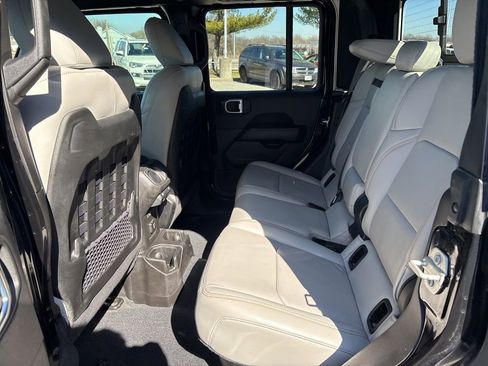 Used 2023 Jeep Gladiator Mojave w/ LED Lighting Group image 39