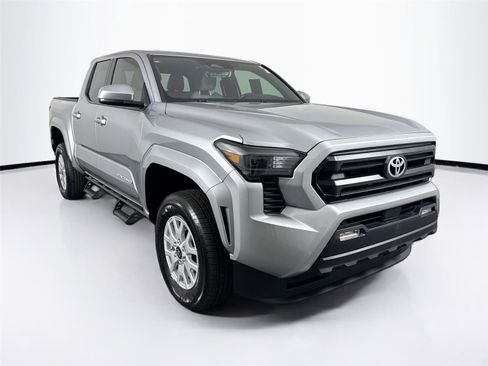 Certified 2024 Toyota Tacoma SR5 image 4