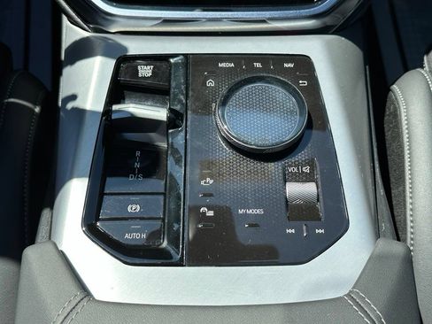 Used 2025 BMW X3 xDrive30i AWD/4WD image 25