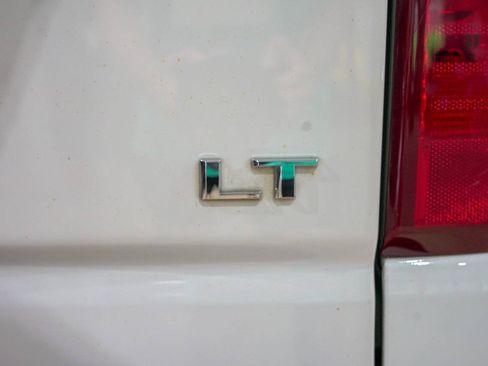 Used 2021 Chevrolet Silverado 1500 LT AWD/4WD image 27