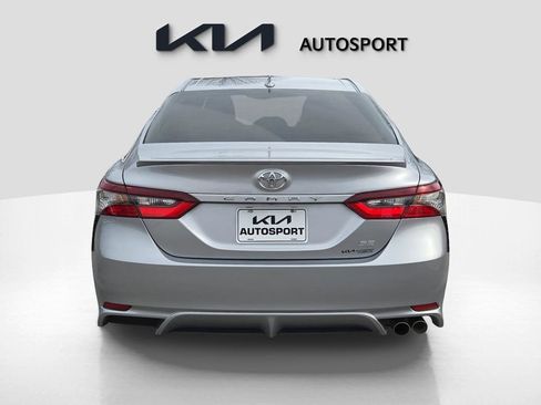 Used 2024 Toyota Camry SE image 9