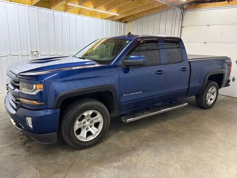 Used 2017 Chevrolet Silverado 1500 LT w/ All Star Edition AWD/4WD image 4