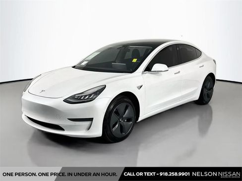 Used 2020 Tesla Model 3 Standard Range Plus RWD image 1