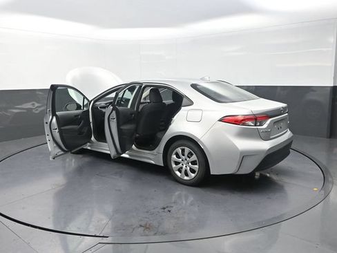 Used 2025 Toyota Corolla LE FWD image 43