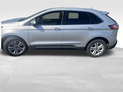 Used 2019 Ford Edge SEL w/ Cold Weather Package AWD/4WD image 4