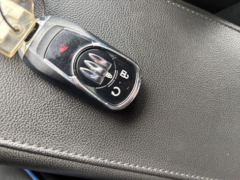 Used 2025 Buick Envista Sport Touring FWD image 23