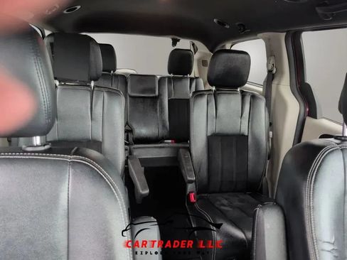 Used 2018 Dodge Grand Caravan SXT FWD image 28