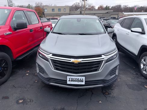 Used 2024 Chevrolet Equinox LT image 2