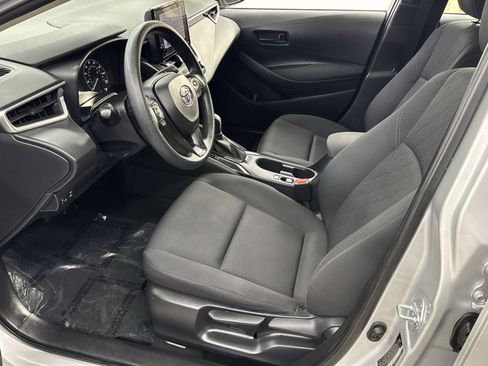 Used 2023 Toyota Corolla LE image 2