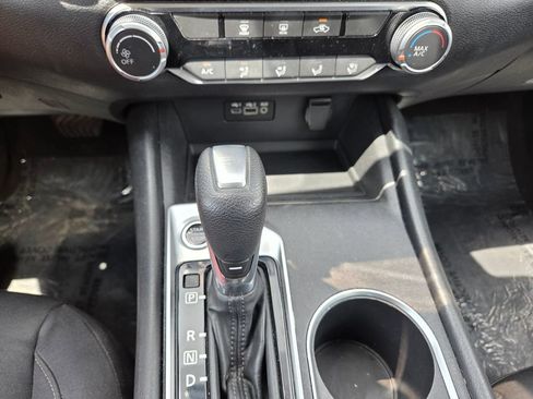 Used 2022 Nissan Altima 2.5 SV AWD/4WD image 17