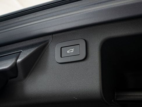 Certified 2025 Land Rover Discovery Sport S image 18