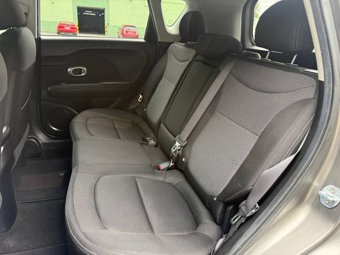 Used 2018 Kia Soul + FWD image 19