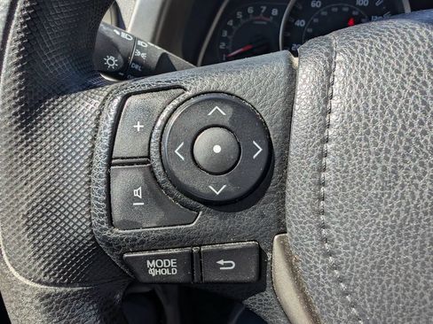 Used 2015 Toyota RAV4 LE w/ Four Season Floor Mat Package AWD/4WD image 15