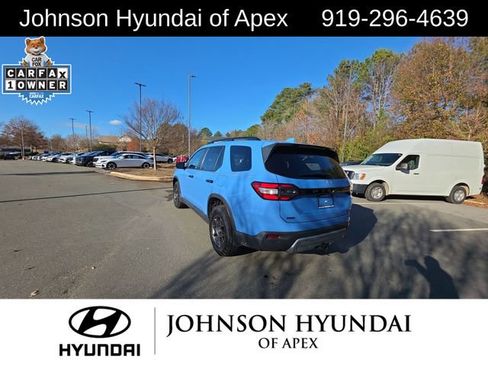 Used 2025 Honda Pilot TrailSport image 17