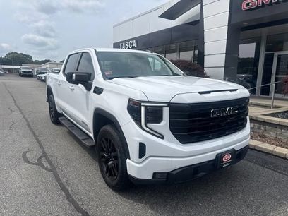Used 2022 GMC Sierra 1500 Elevation w/ Elevation Premium Package
