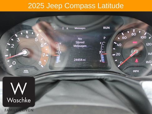 Used 2025 Jeep Compass Latitude AWD/4WD image 35
