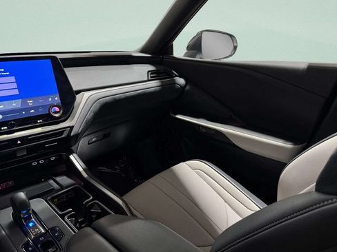 Used 2024 Lexus TX 500h AWD w/ Technology Package image 11