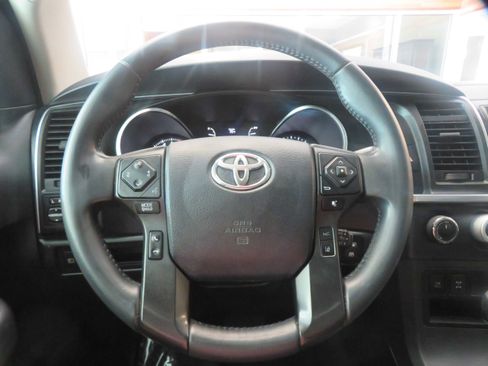 Used 2018 Toyota Sequoia TRD Sport AWD/4WD image 38