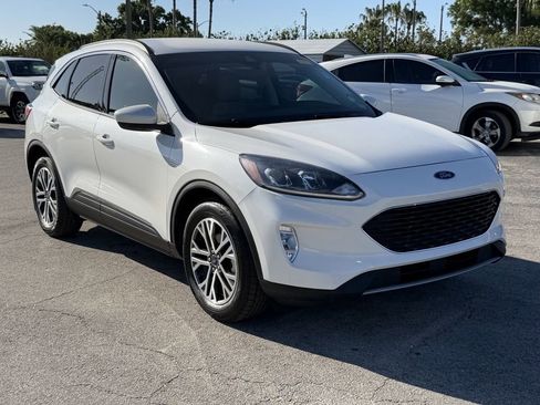 Used 2022 Ford Escape SEL w/ Technology Package FWD image 2