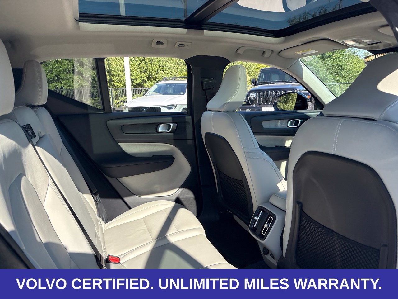 Certified 2024 Volvo XC40 B5 Plus w/ Protection Package Premier AWD/4WD image 15