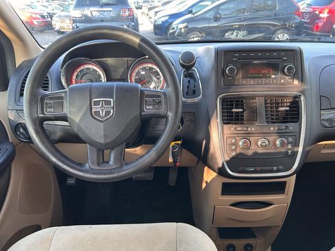 Used 2014 Dodge Grand Caravan American Value Package FWD image 10