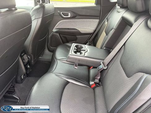 Used 2024 Jeep Compass Latitude AWD/4WD image 22