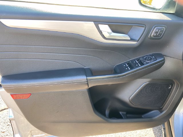 Used 2024 Ford Escape Platinum AWD/4WD image 17