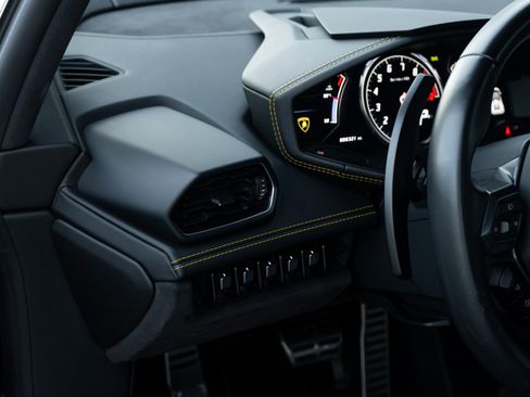 Used 2017 Lamborghini Huracan LP 580-2 image 17