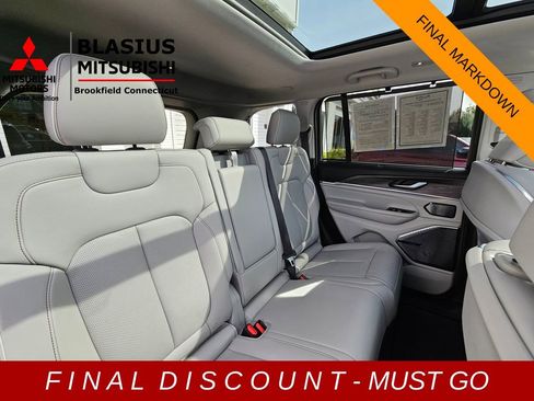 Used 2022 Jeep Grand Cherokee Overland w/ Luxury Tech Group IV image 22