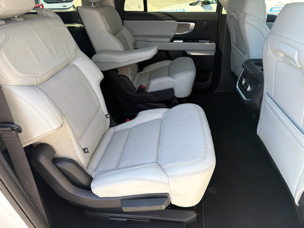 Used 2025 Ford Expedition Max Platinum w/ Driver's Package AWD/4WD image 15