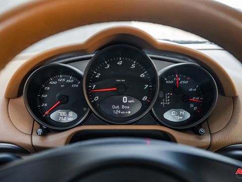 Used 2011 Porsche Cayman image 8