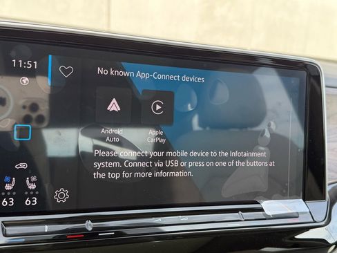 Certified 2025 Volkswagen Atlas SE image 18