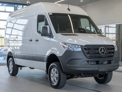 New 2026 Mercedes-Benz Sprinter 144 Cargo image 21