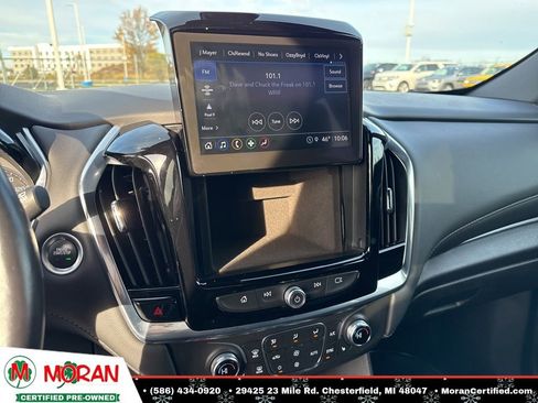 Used 2022 Chevrolet Traverse LT image 18