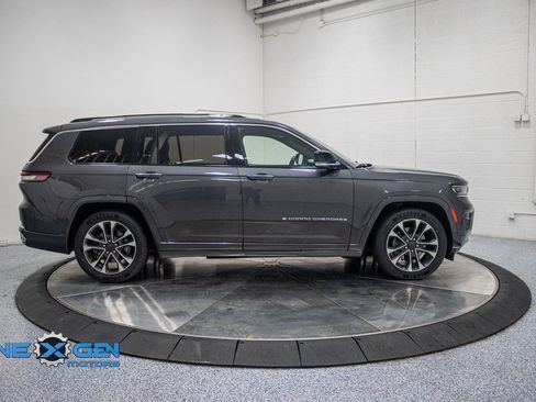 Used 2021 Jeep Grand Cherokee L Overland w/ Luxury Tech Group IV AWD/4WD image 8