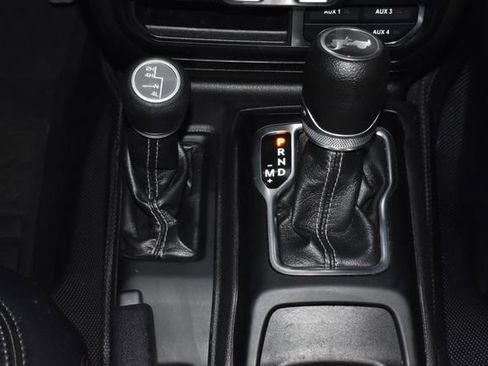 Used 2022 Jeep Wrangler Unlimited Sahara w/ Cold Weather Group image 17